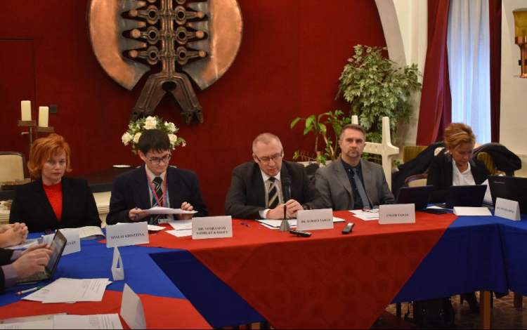 Ingatlanokat - köztük a volt lengyelpiac területét - értékesítene az önkormányzat