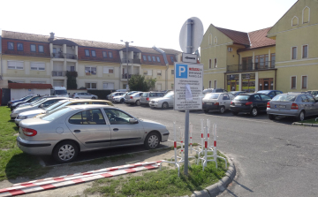 Figyelem! Hétfőtől fizetős a Spar parkoló