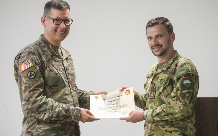 Pápai katonák kaptak elismerést!