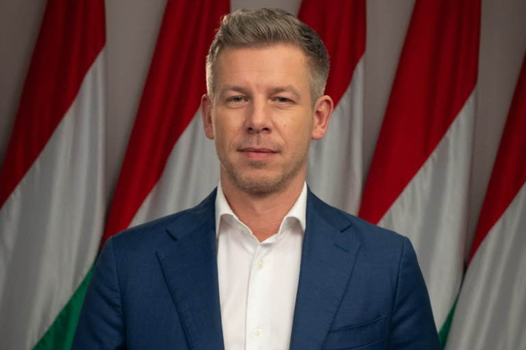 Magyar Péter: Szijjártó Péternek távoznia kell a posztjáról a gödi Samsung-gyár ügye miatt