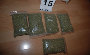 Gyereknek is adott el drogot