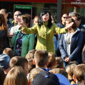 Zene Világnapja 2018 - Erkelesek éneke Pápa belvárosának több helyszínén