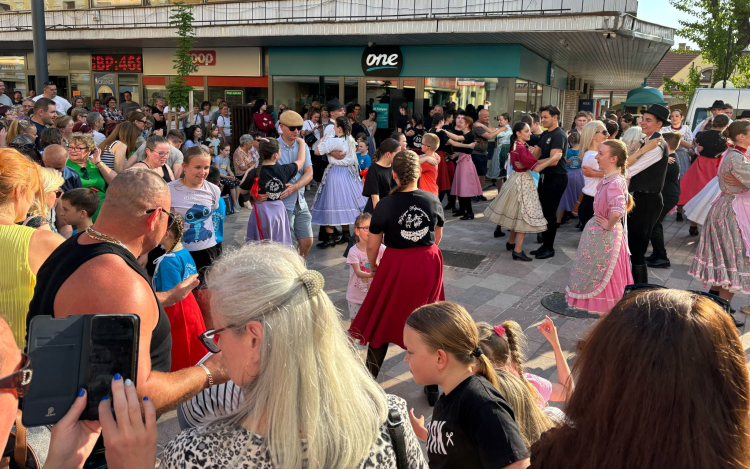 Táncos forgatag a belvárosban!