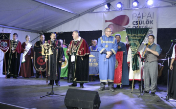 A borrendek menete hivatalosan is megnyitotta a fesztivált