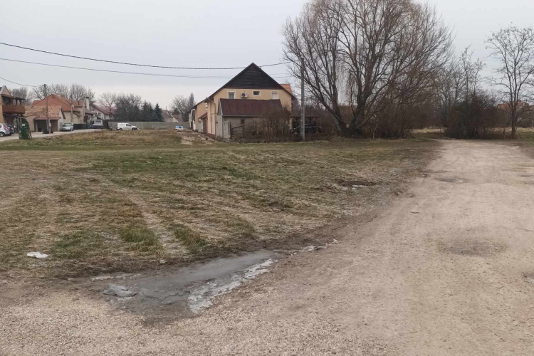 Büntetés járhat a zöld területen való parkolásért