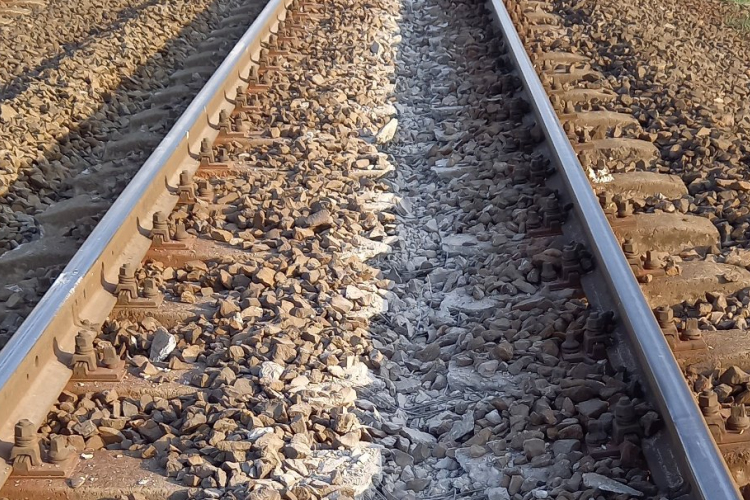 Elütött egy embert a pápai vonat