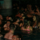 Éjszakai Fürdőzés a pápai Várkertfürdőben