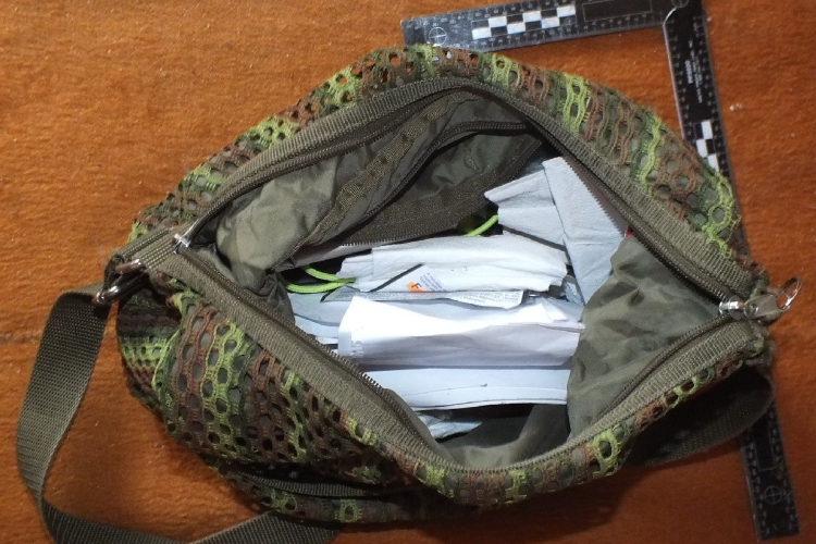 15 időst károsított meg a fiatal nő