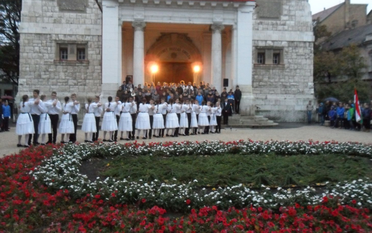 A hősiesség jelképévé váltak - Az aradi vértanúkra emlékeztek Pápán 