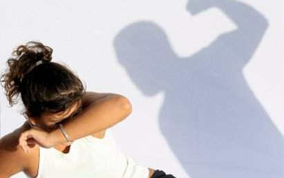 Eltörte a feleségét orrcsontját