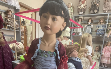 Babakiállítás nyílik Pápán