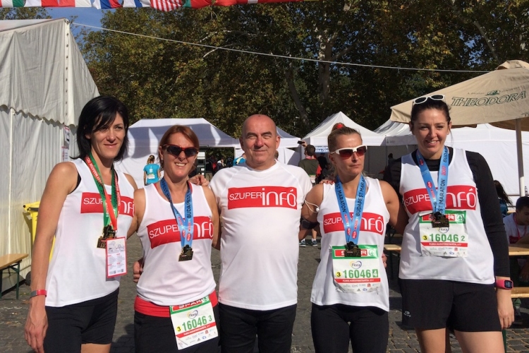 Szép volt csajok! Remek eredményt értek el a pápai Szuperinfó csapatai a Spar Budapest Maratonon