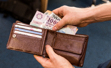 Nem adta vissza a talált pénztárcát a férfi, a rendőrök kihallgatták