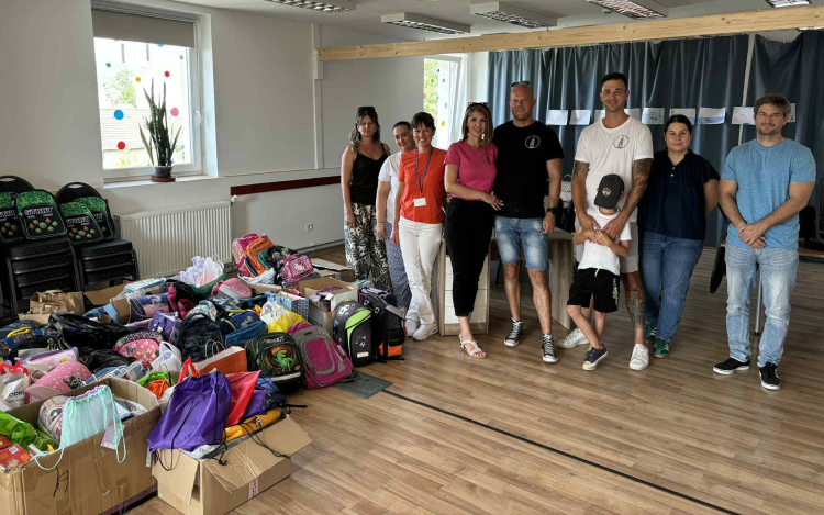 Nagy mennyiségű tanszeradományt adtak át a Pápai Polgárok