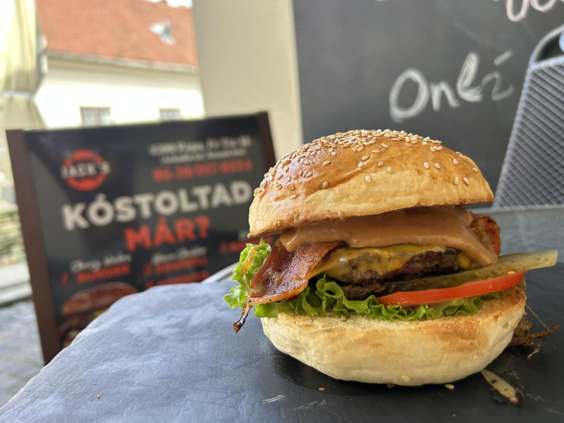 Jack Bár és Konyhája - Pápa