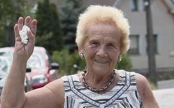 Repülős Gizi 91 évesen is lopni ment?