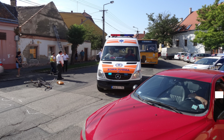 Elütöttek egy kerékpárost a belvárosban
