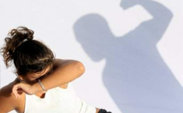 Eltörte a feleségét orrcsontját