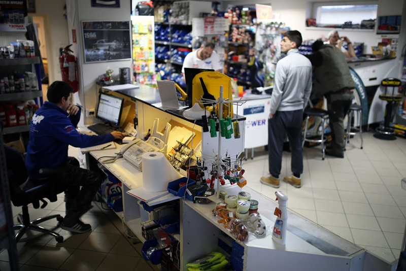 Totálkár Autósbolt - Pápa