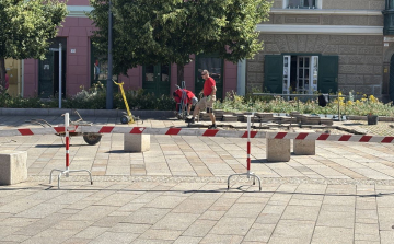 Tovább marad érvényben a lezárás a Fő téren