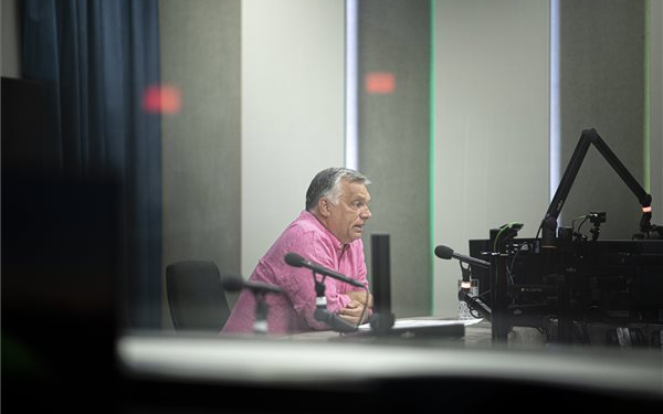 Orbán Viktor: Egyszeri nyugdíjprémiumot fizetünk