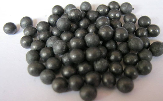 Kilenc tonna ólomsörétet loptak el Balatonfűzfőn