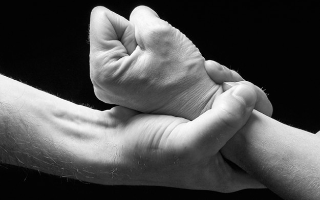 Vádemelés a várandós barátnőjét bántalmazó férfi ellen