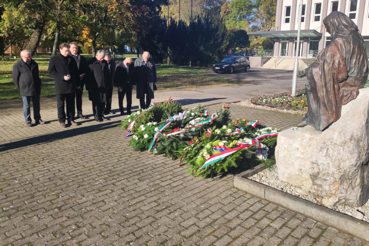 Az ellenzéki pártok közösen tartottak megemlékezést október 23-án