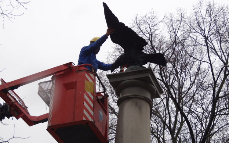 Mire készülnek a Március 15. téri Turul-szoborral?