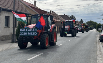 Traktoros felvonulással búcsúztak iskolájuktól