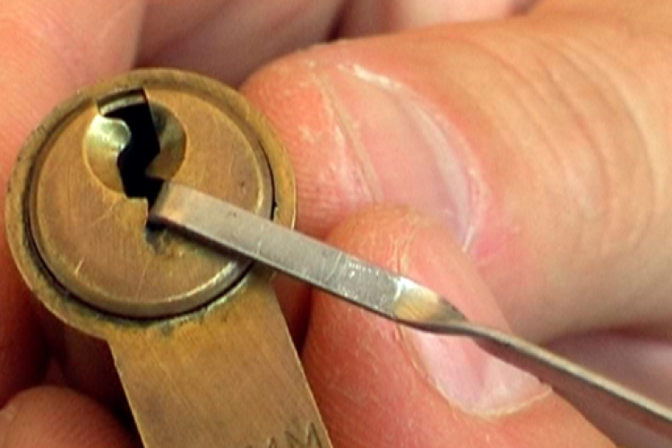 A lakásbetörés megelőzhető!