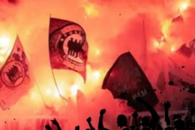 Magyarellenes molinóval üzentek, székely zászlót rongáltak a bukaresti szurkolók Székelyföldön