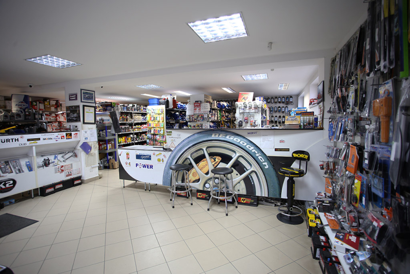 Totálkár Autósbolt - Pápa