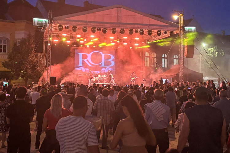 Pápai Játékfesztivál - Az RCB koncertje, majd utcabuli zárta a szombat estét