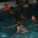 Éjszakai Fürdőzés a pápai Várkertfürdőben