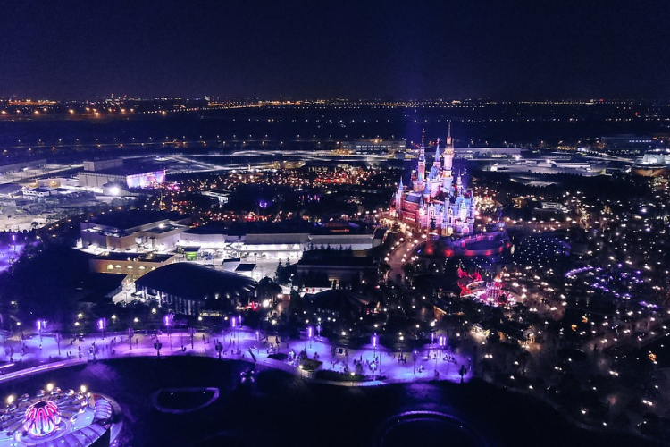 Hatalmas oltóközpont lesz a kaliforniai Disneylandben