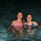 Éjszakai Fürdőzés a pápai Várkertfürdőben