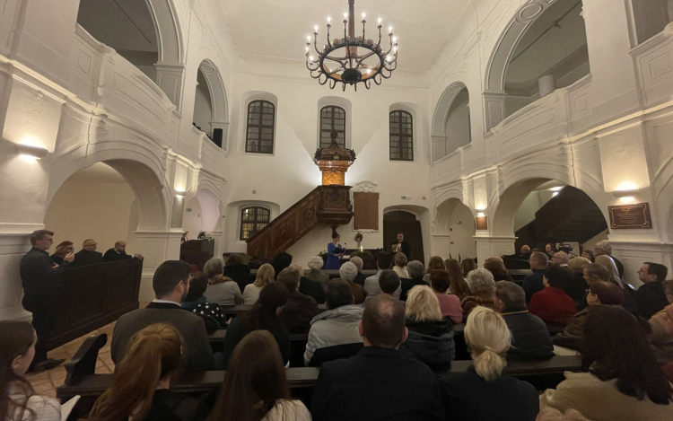 A legkisebb apróságok megsegítésére rendeztek jótékonysági koncertet Pápán