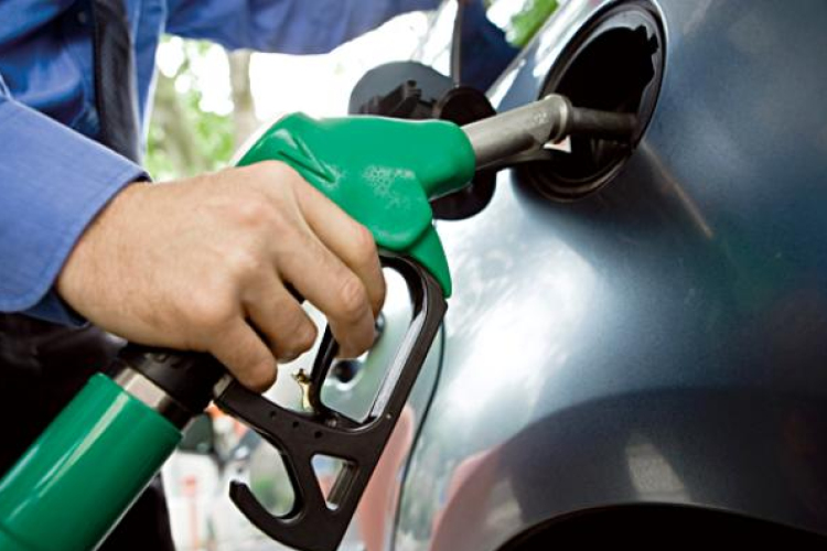 Ajkán a legolcsóbb a tankolás megyénkben