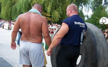 Tragédia az erős emberek versenyén