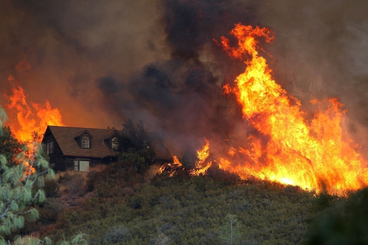 Nőtt a Kaliforniában tomboló tűzvész halálos áldozatainak a száma 
