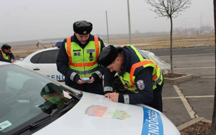 Ittasan ült autóba a vezetéstől eltiltott férfi