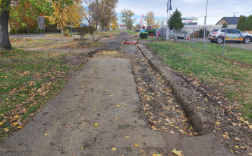 Folytatódik a kerékpárút felújítása, óvatosan közlekedjen a Külső-Veszprémi úton