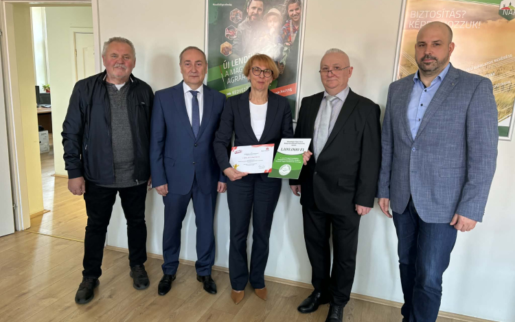 Több mint kétmillió forinttal segítik a pápai beteg gyermekeket