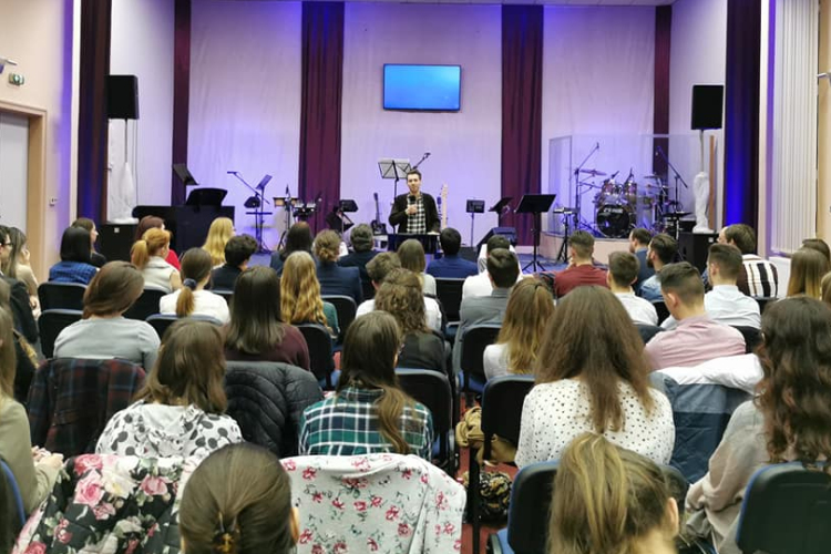 Több megbetegedés is összefüggésbe hozható a Hit Gyülekezete pápai közösségével