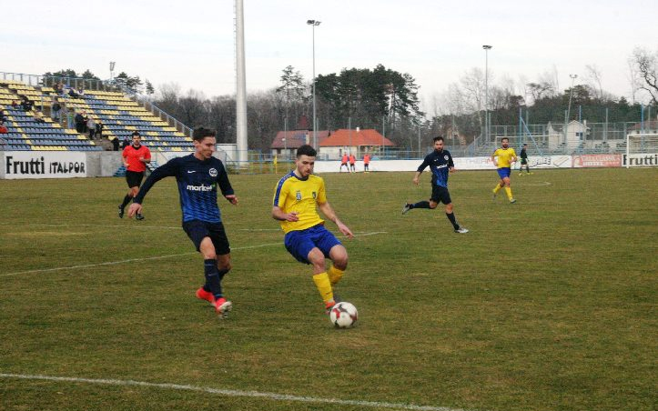 Csalódást keltő eredmény és vitatott bírói döntések a tavaszi szezon első meccsén