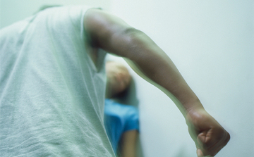 Mást bántalmazott a barátnője helyett