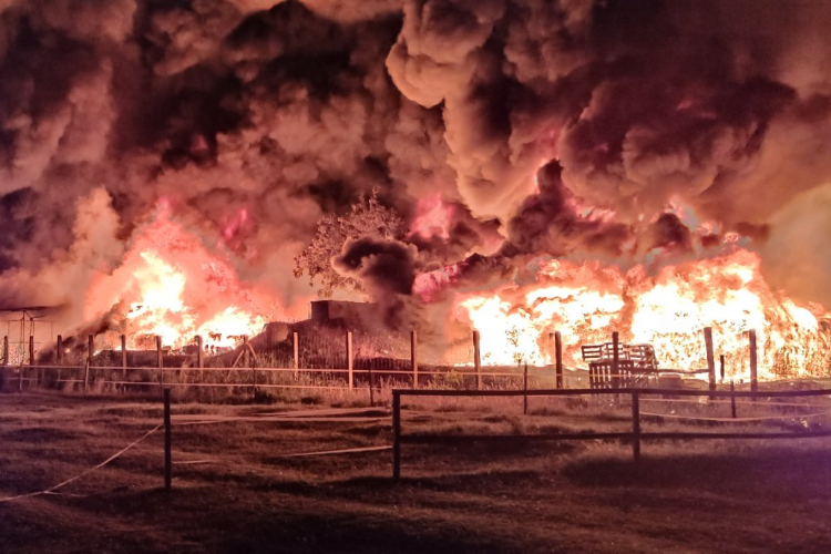 Félelmetes látványt nyújtott az a tűz, amelynek az eloltásában pápai lánglovagok is részt vettek