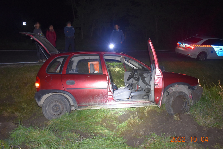 Megpróbált elmenekülni a rendőrök elől Nemesszalóknál, nem lett jó vége