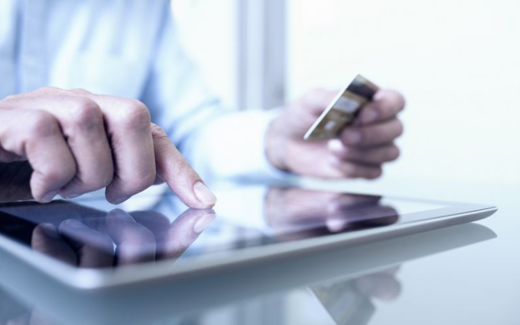 Az interneten is átverhetik. Mutatjuk, hogyan védekezzen